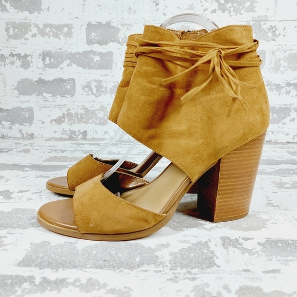 Crown Vintage Danica Faux Suede Slip On Summer Block Heel Sandals V530 - Picture 1 of 12